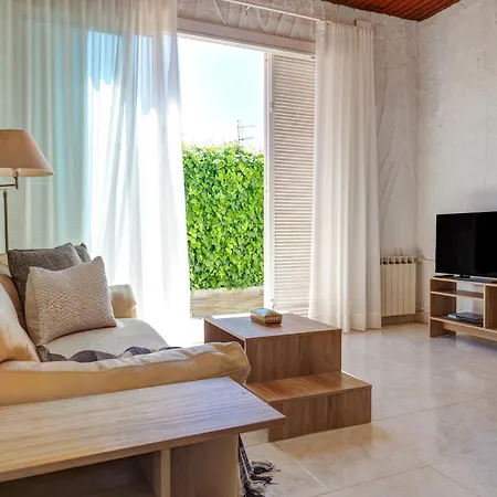 Διαμέρισμα Vinyet Serenity By Hello Homes *